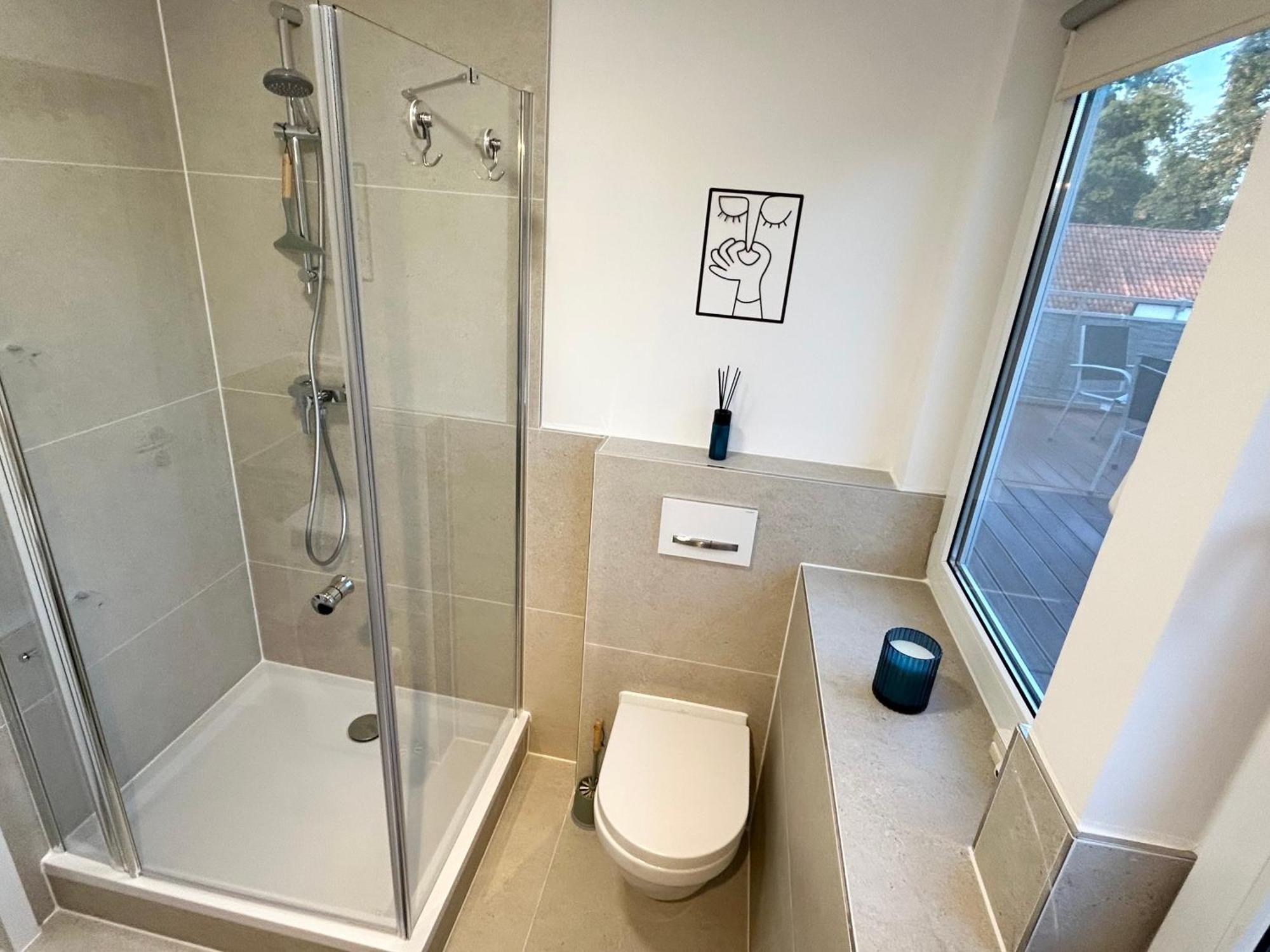 Lgh-Moderne, Ruhige Wohnung, Naehe Zum Flughafen Und Autobahn, 24H-Self-Check-In, Vollausgestattet, Disneyplus, Waschmaschine Langenhagen  Luaran gambar